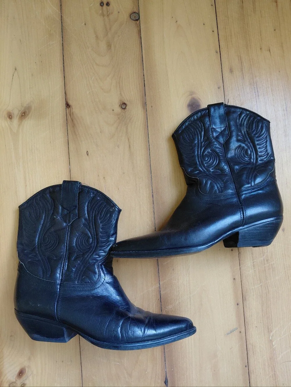 Vintage Guess By Georges Marciano black leather cowboy boots size 8.5